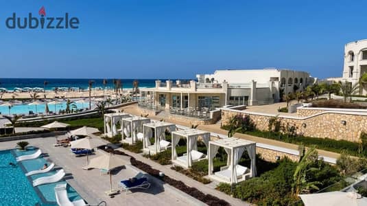 Investment opportunity! Own a VIP chalet with air conditioning, directly on the sea, with Modon UAE, Ras El Hekma, North Coast, with a 30% discount.
