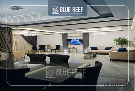 شقة متشطبه بالفرش و الاجهزة فيو جاردن و club house و حمام سباحة و البوابة الرئيسيه و الملاعب استلام فوري ، فرصة مميزة  في تاج سلطان