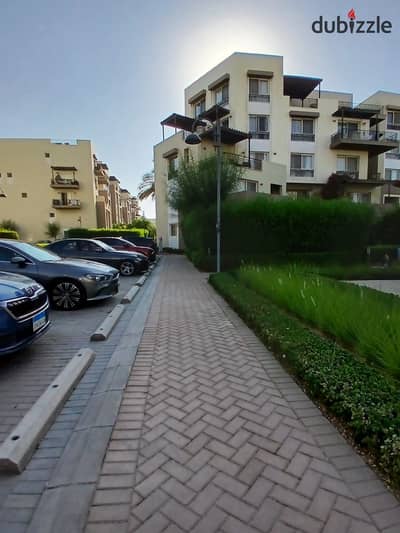شقة جاهزة للاستلام للبيع في أب تاون كايرو اعمار المقطم مفروشة  بالكامل Uptown Cairo Emaar Mokattam