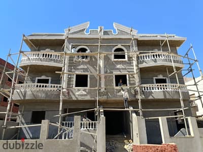 In the Third District, West Villas Mini Compound, near the French University, own a 165m² apartment on the first floor, side unit, immediate occupancy