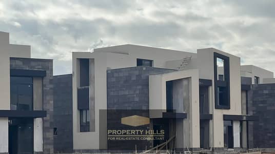 Own a villa with an open view in Sheikh Zayed on Dahshour Road directly next to Al Jazeera Club, Palm Hills, and New Giza