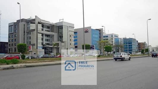Mall for sale in its entirety (commercial and administrative) in New Cairo, second building from North 90th Street, in a prime location.