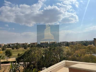 فيلا عالجولف بحمام سباحة للبيع في كمبوند اليجريا سوديك