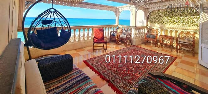 للايجار شقة مفروشة مكيفةعلى البحر مباشرة كامب شيزار