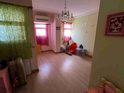 شقع للبيع كاش فى مدينتى نموذج ٦٠٠ ارضى بجاردن فو جاردن بال b1 امام النادى مباشر  مساحه ٢٣٨ متر + ٥٥ متر حديقه عباره البيع شامل الدريسنج والمطبخ بالاجهزه والتكيفات خطوات لاوبن اير مول  خطوات لارابيسك