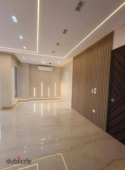 شقه بمطبخ وتكييفات للايجار في هايد بارك التجمع