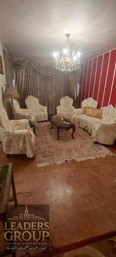 شقة للبيع  مساكن شيراتون  مصر للتعمير   المنطقة السابعة  شارع عبد الحميد بدوي  بحري بالكامل وتطل على الحديقة  المساحة: 160 متر  • الدور الأخير