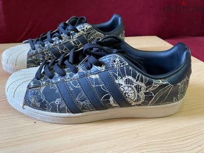 كوتشي adidas الاصلي
