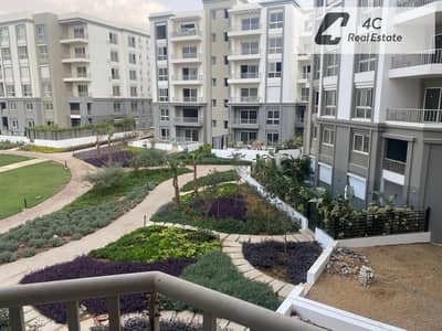 For sale at the lowest price in the market, with installments maining: a 4-bedroom open-view apartment in Hyde Park, Fifth Settlement For sale at the lowest price in the market, with installments maining: a 4-bedroom open-view apartment in Hyde Park, Fifth Settlement