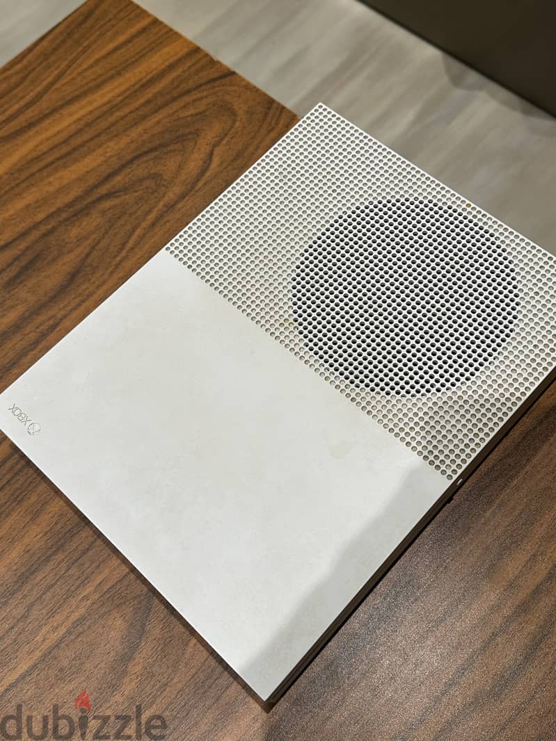 Xbox one s 1tb 1