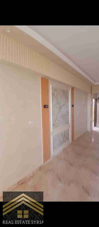 Apartment for rent, fourth floor, elevator, and on top, a roof, electricity, water, natural gas, first residence, 3 rooms, and 2 bathrooms, hotel finishing