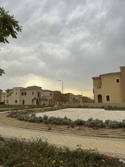 فيلا بموقع مميز للبيع في سيتي جيت التجمع الخامس جاهزة للاستلام الفوري City Gate Diar Qatari New Cairo