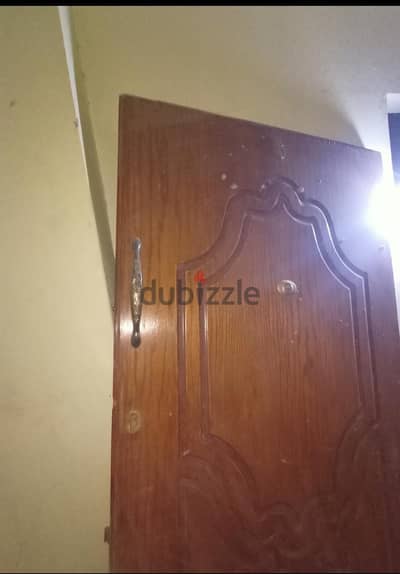 باب شقة بدون حلق
