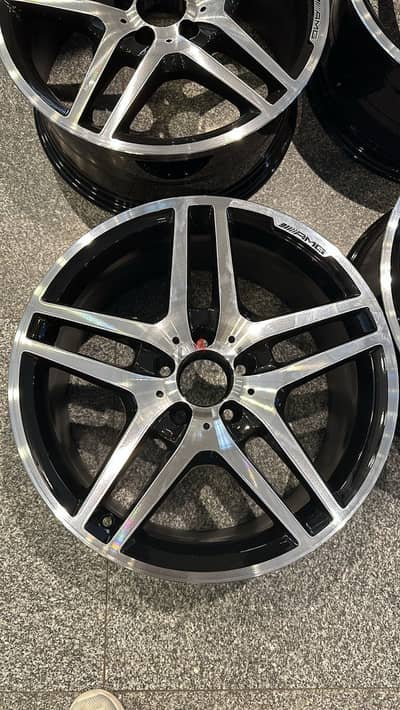 Mercedes Amg original rims size 18 zerooo