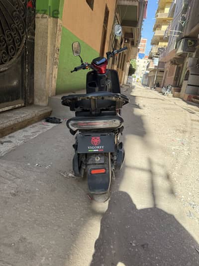 سكوتر كهرباء فيجوري ٢٠٠٠ واط