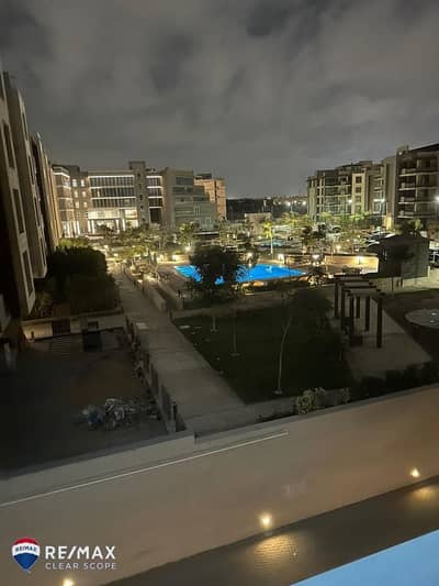 باقل سعر و اكبر مساحة شقه متشطبة للبيع في ازاد التجمع الخامس بالقرب من الجامعة الامريكية