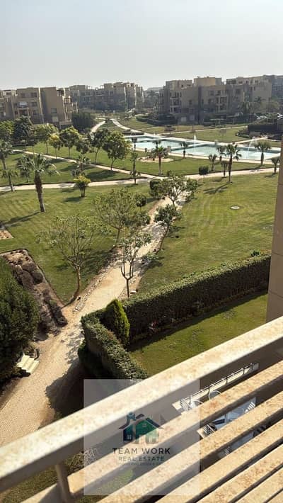 بنت هاوس بسعر لقطة جدا  بكمبوند بالم باركس بالم هيلز موقع مميز تم تخفيض السعر لسرعة البيع Penthouse for sale at a bargain price in Palm Parks,