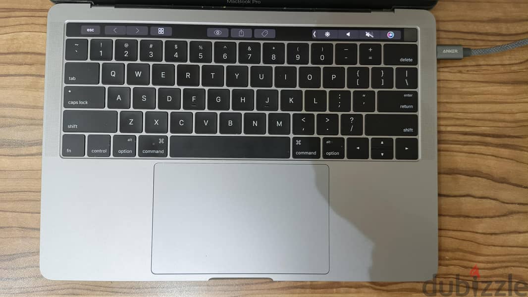 MacBook pro 2016-touchpad-4 USB- c 4