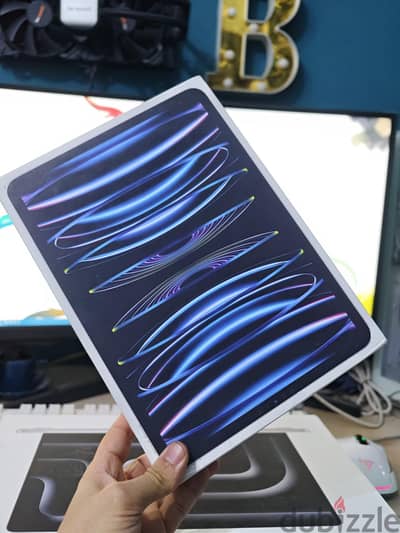 ipad pro 11inch m2  cellular جديد نو اكتف