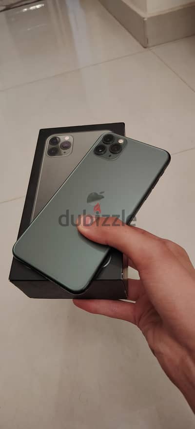 iPhone 11 Pro Max خطين بالكرتونه  ايفون 11 برو ماكس 256 زيرو ضريبه
