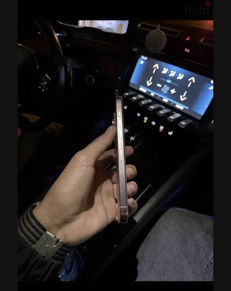 iPhone 16 pro max 4
