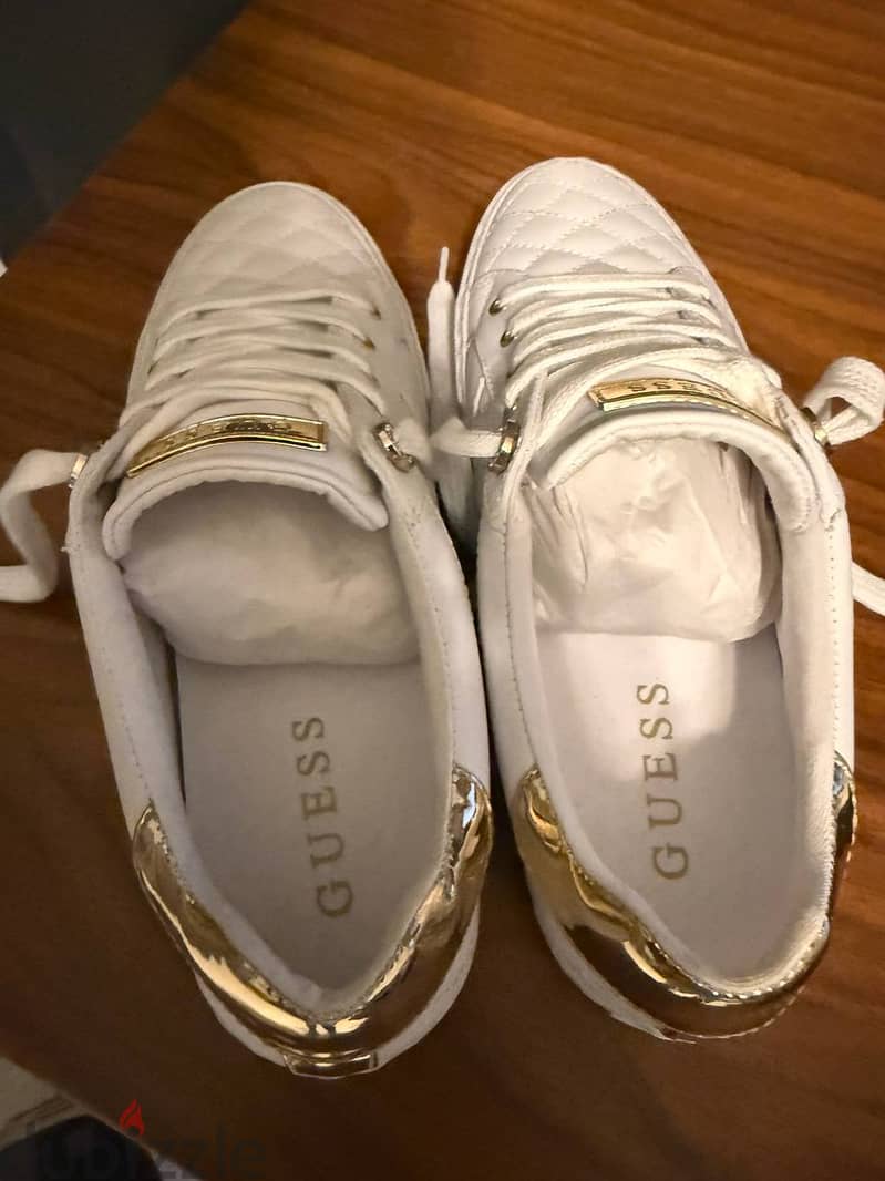 Original Guess white sneakers size 9 7