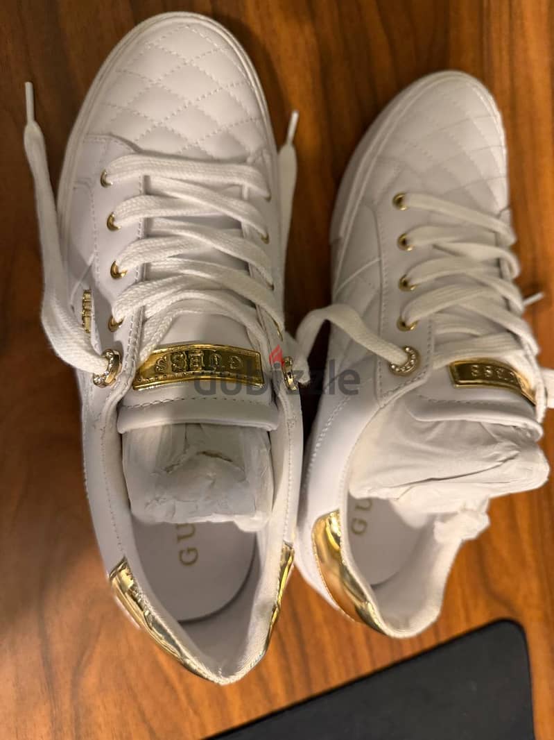 Original Guess white sneakers size 9 8