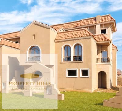 With Old price villa with private pool in Sherouk next to Madinty Infront of Hassan allam