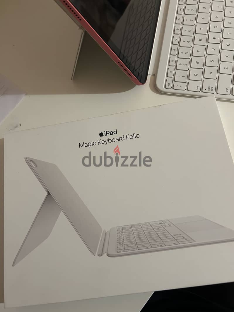 Ipad A16 magic folio keyboard 1