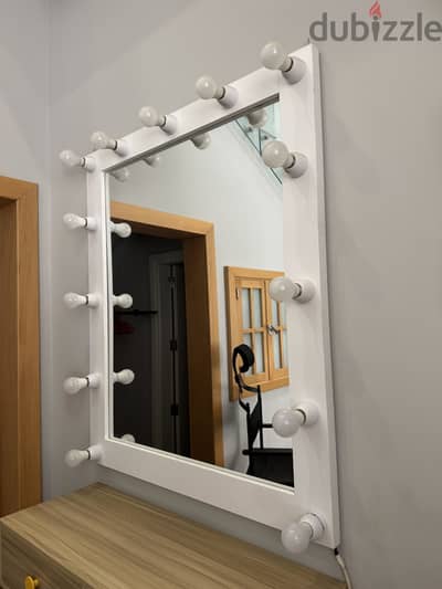 Bulb Lit Mirror
