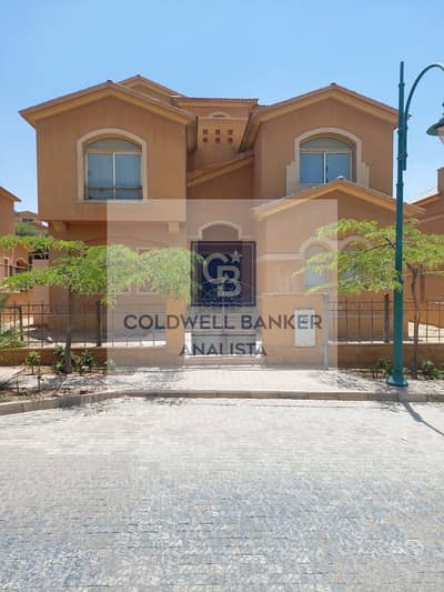 Luxury 5 Bedroom Villa for Sale at Best Market Price in Dyar Arco New Cairo with Direct Lakes View Ready to Move