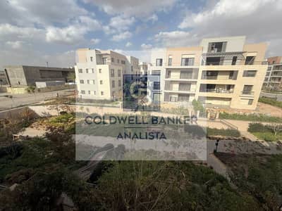 شقة استلام فوري 2 غرفتين نوم للبيع في ديستريكت 5 القاهرة الجديدة  لوكيشن مميز بإطلالة لاندسكيب