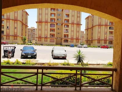 شقة ١٢٠ م ارضي بمدينة المستقبل