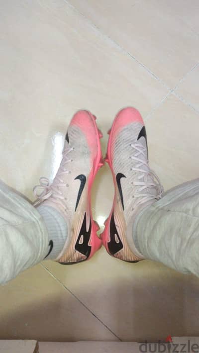 جزمه Nike air zoom "مقاس 43" مستعمله لون بينك  4 ماتشات