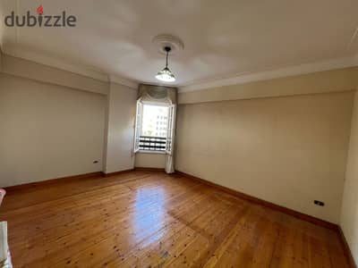 لإيجار بكفر عبدو 170م فيو فللل لاصحاب سكن راقي