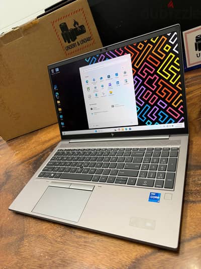 Hp zbook firefly 15 G8 i7 الجيل الحادي عشر