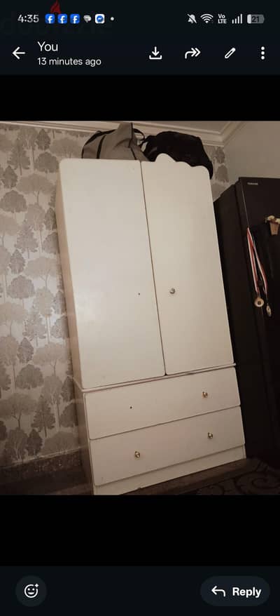 دولاب وتسريحه للبيع ايكيا بحاله جيده