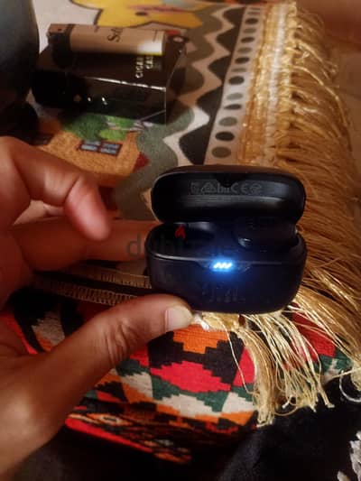 JBL HEADPHONES BUDS 2 ,, used like anew