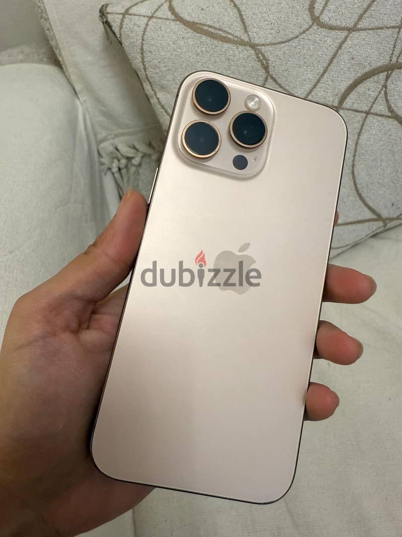 iPhone 16 pro max 4
