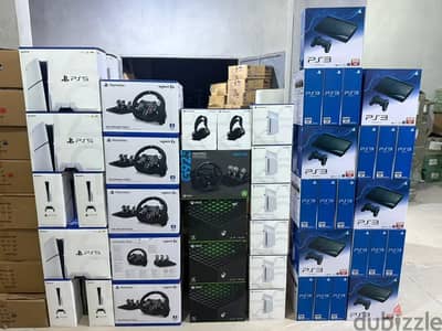 جهاز بلايستيشن من المهندس مع دراعيين وباقه اللعاب