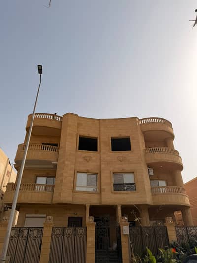 شقة بيزمنت للبيع 200 متر + 150م جاردن شرق أكاديمية الشرطة التجمع الخامس القاهرة الجديدة متصالح بحديقة 150 متر وحمام سباحة خاص واجهة بحري فيلا جديدة