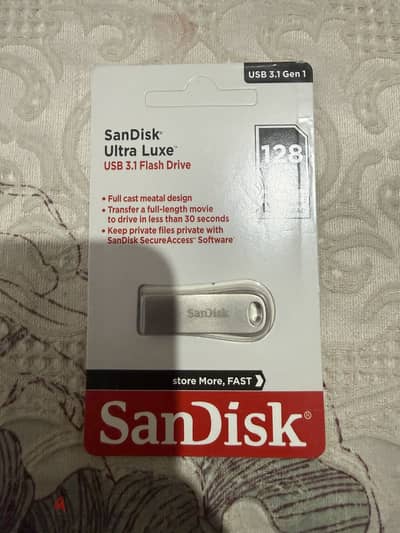 SanDisk Ultra Luxe 128GB, USB 3.1 Flash Drive, 150 MB/s