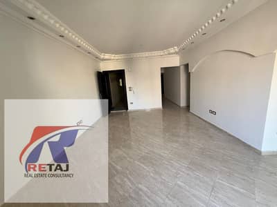 165 sqm apartment with super lux finishing, brand new for rent in New Cairo's Fifth Settlement, South Investors area, in the American University housi
