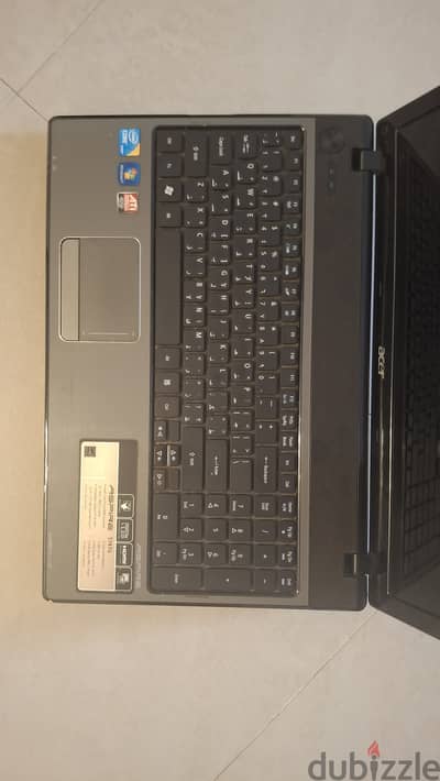 Laptop acerبس مش بيشتغل، كل ما يتحط في الفيشة وأدوس زرار التشغيل يروح