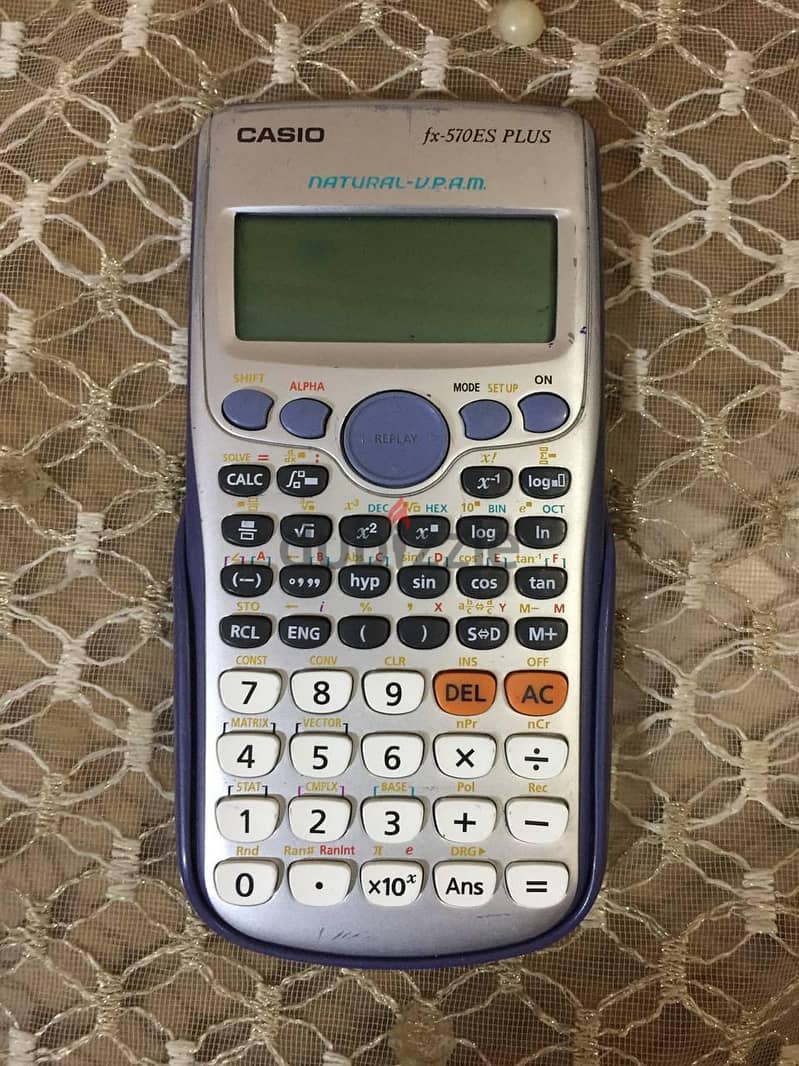Casio fx - 570es plus 1
