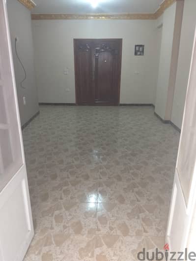 لسرعة الإيجار: شقة عائلية بمساحات ضخمة وتصميم مودرن في قلب مدينة نصر