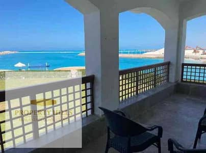 فيلا نادره جدا في الساحل 1165متر فيو بحري صريح  في ارقي القري سوديك  راس الحكمه  فيه كل الخدمات جنب فوكا باي و طريق الضبعه ,مطار العالمين