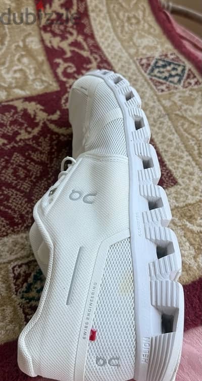 On men sneakers جزمة اون رجالي