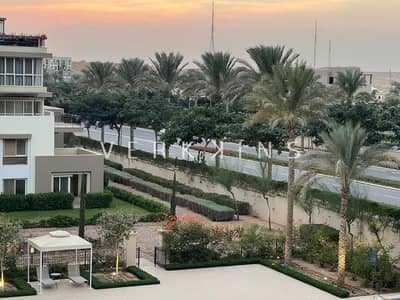 شقه مفروشه بالكامل للايجار في ذا سيراس 184 متر مربع 3 غرف في اب تاون كايرو اعمار في المقطم UPTOWN CAIRO EMAAR IN MOKATTAM