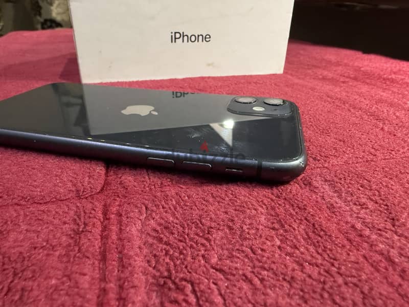 iPhone 11 4